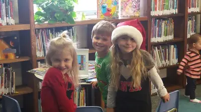 toddlers in library